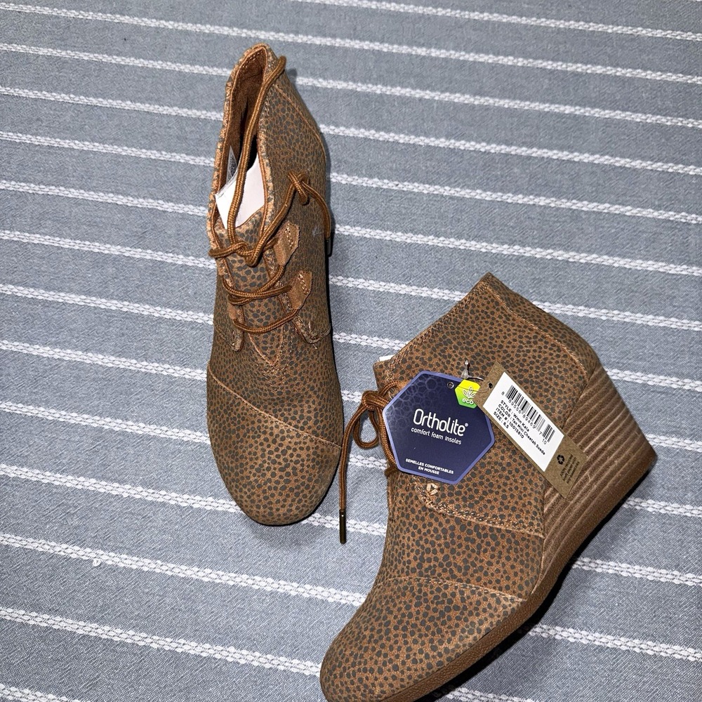 TOMS Mali Cheeta Suede Brown Animal Print Lace Up Wedge Ankle Bootie US 8.5 NEW